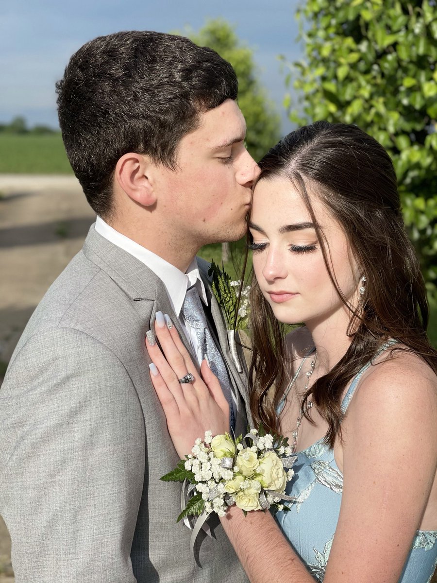 ella jo 🌙 tweet media