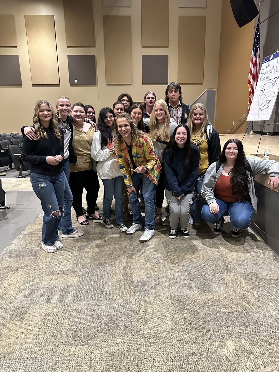 NickTokman's tweet photo. Moore Haven Middle High School, thanks so much for having me  &amp; making me feel welcome. Loved you all &amp; can’t wait to see what you’ll accomplish. just because you’re in a certain situation doesn’t mean it has to stay that way. You can be the change. #muchlove #becomeyourcaptain https://t.co/wjvVxfES8O