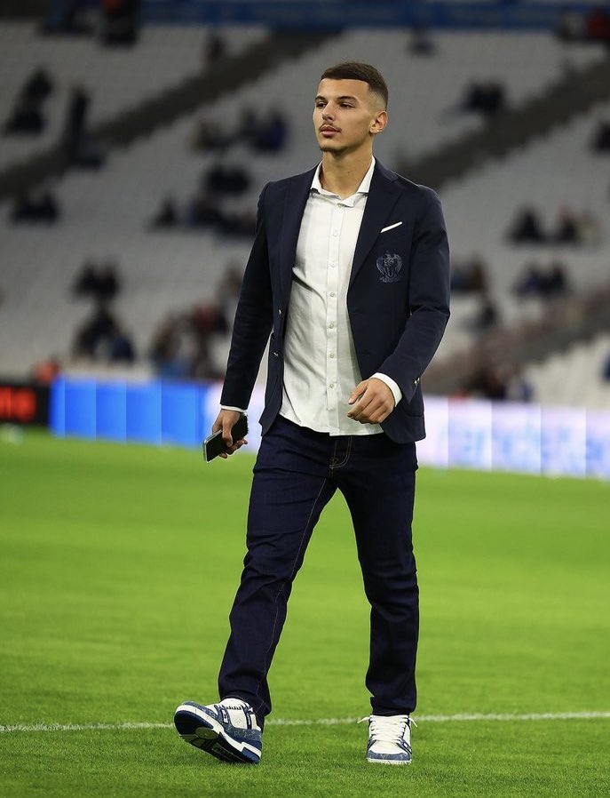 la_vagueverte's tweet image. Imagine que tu as 18 ans et que ton modèle est Riyad Mahrez et que 10 minutes après ton entrée en jeu, tu lui fais une passe décisive ! 

QUELLE HISTOIRE 💎🇩🇿