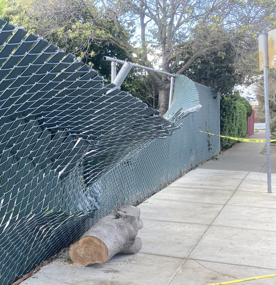 FoxAndFell's tweet photo. #pilgrimage #fallentree 
Fallen fence 
too much wind 
and water at once 
Thinking of the #powerofnature #urbanwalking #neighborhoodwalk https://t.co/WPvZMfthDb