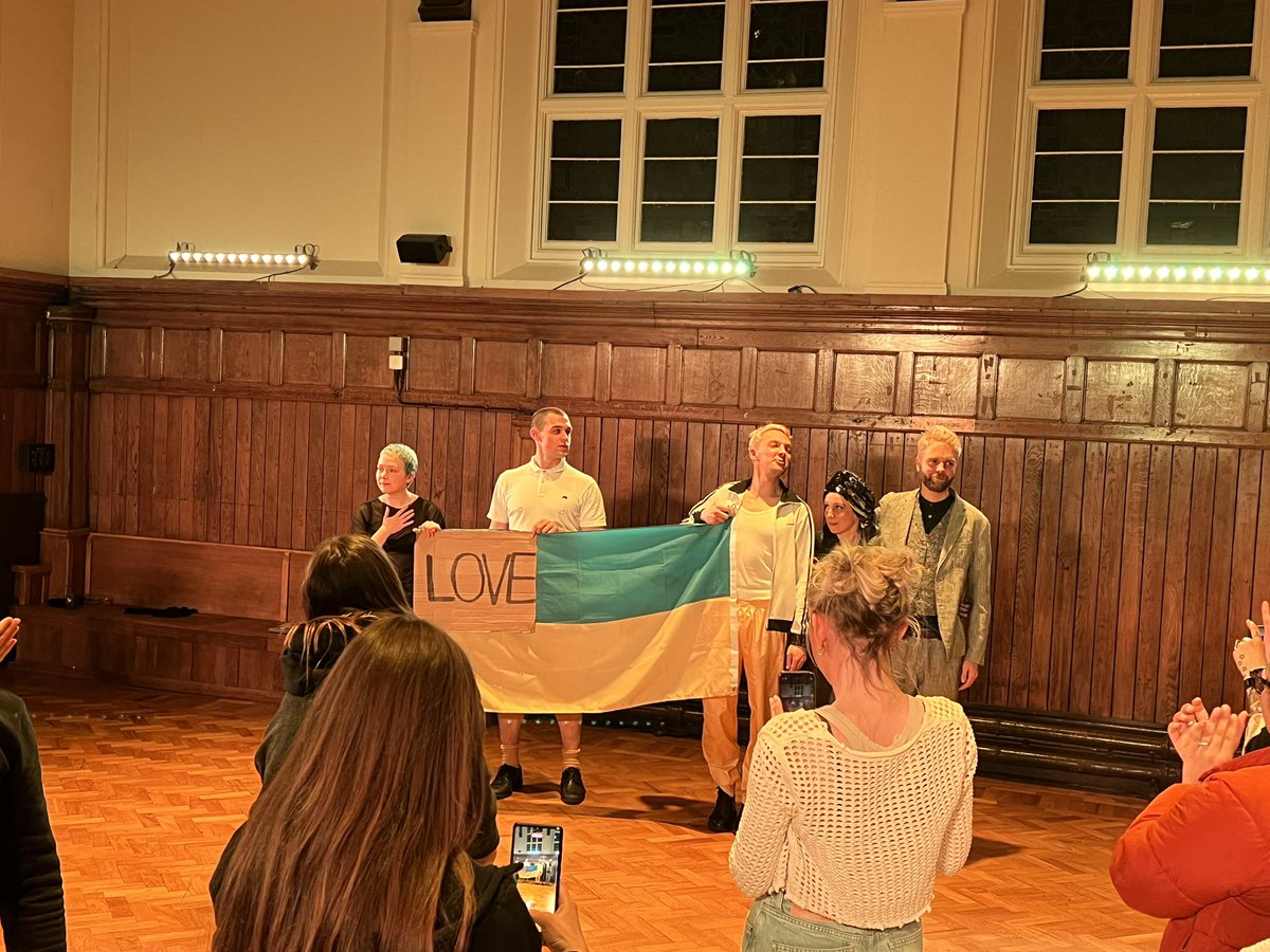farai_nhakaniso's tweet photo. Just had an out of body experience  tonight at #BunkerCabaret @theoldcourts 
My heart broke into a 1000 pieces but I have just got home full of hope &amp; ❤️ for humanity. 
Stand with 🇺🇦 

#HooliganArtCommunity @petecant 

watching this again 2mrw with @tabethn &amp; #GlobalFriends https://t.co/K9glugm36F