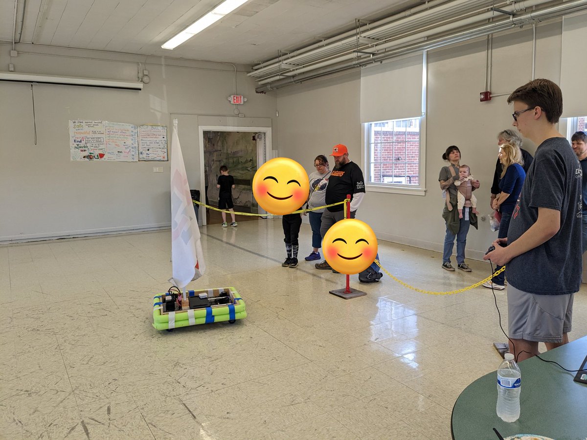 SDHS_Robotics's tweet image. Fun times Moreland Heights STEM night! @southdoylehs