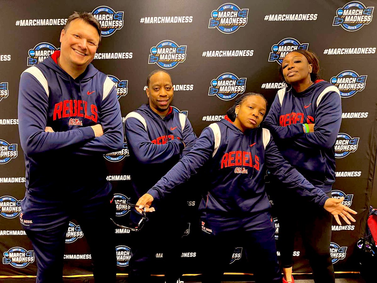 YolettMcCuin's tweet photo. I said-a hip, hop, the hippie, the hippie
To the hip hip hop-a you don't stop the rock
It to the bang-bang boogie, say up jump the boogie
To the rhythm of the boogie, the beat ❤️💙 #TEAM48coaches https://t.co/2yEUDzkJiP