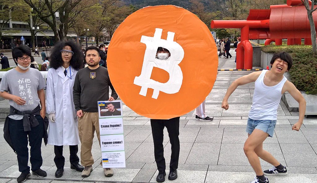 京都大学の卒業式！ゼレンスキー大統領が寿司ペロを見ている！