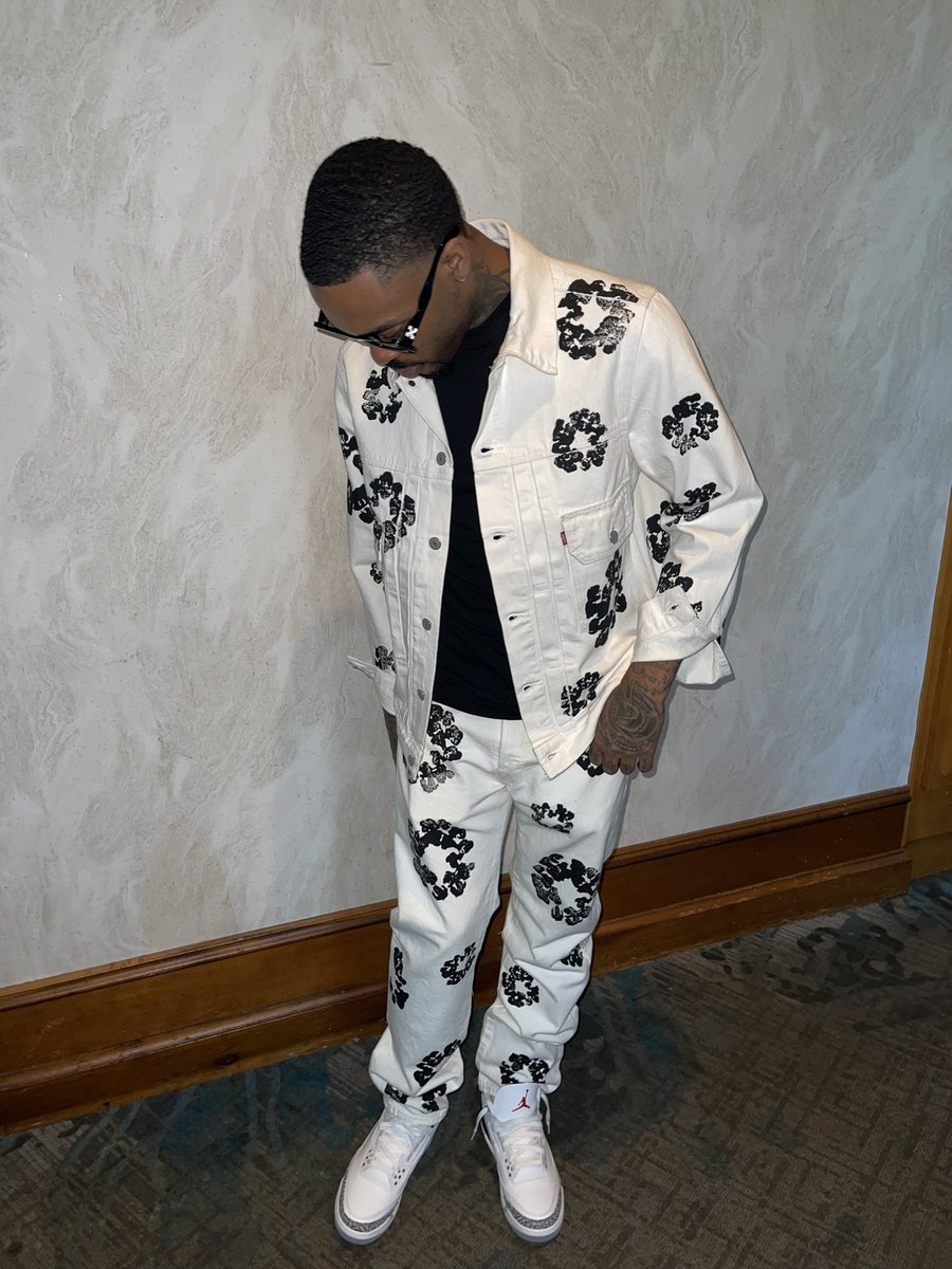 RichmindedKenny's tweet photo. I hold it down for all the real ones, I’m tryanna pocket a mill or sum.. #KobeYear #FREEBUG https://t.co/xuYcekT2RA