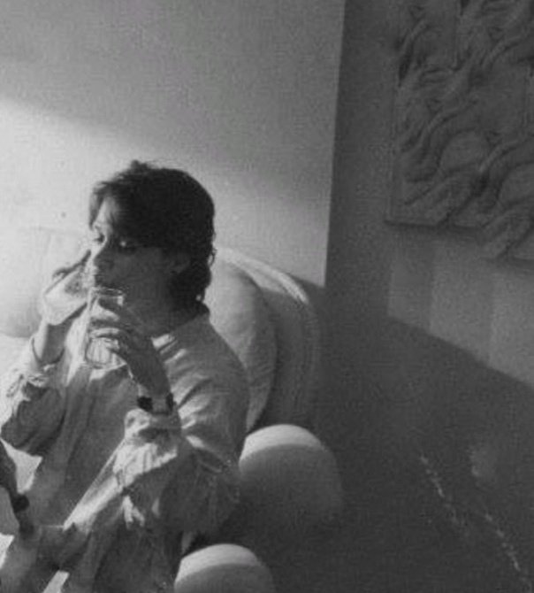 Ey, içine bakan gözlerimin yoksul gölgesinde kendini açıklayan gerçeklik! Her kopuşla adını yineleten umut!

Nilgün Marmara