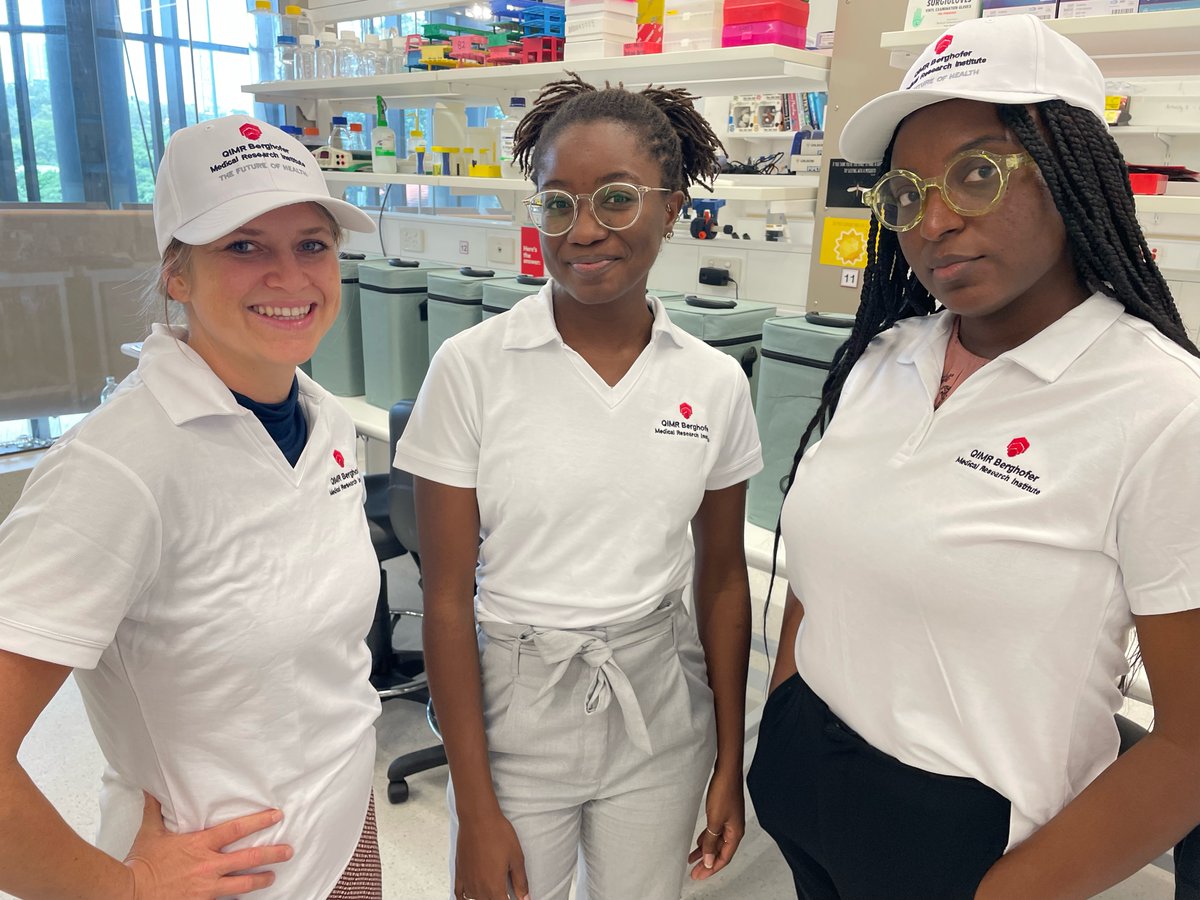 QIMRB_Institute's tweet photo. Meet some of our unique + talented @WSFBrisbane volunteers at Southbank's Suncorp Piazza this weekend!
@Adaeze_Ekwe  @luzia_bkl  @JStraubeBioinfo 

Look under the #microscope @ #cells + make a #UV bracelet! Can't wait to see you there!!!
@WorldSciFest https://t.co/GIXNpEW5E5