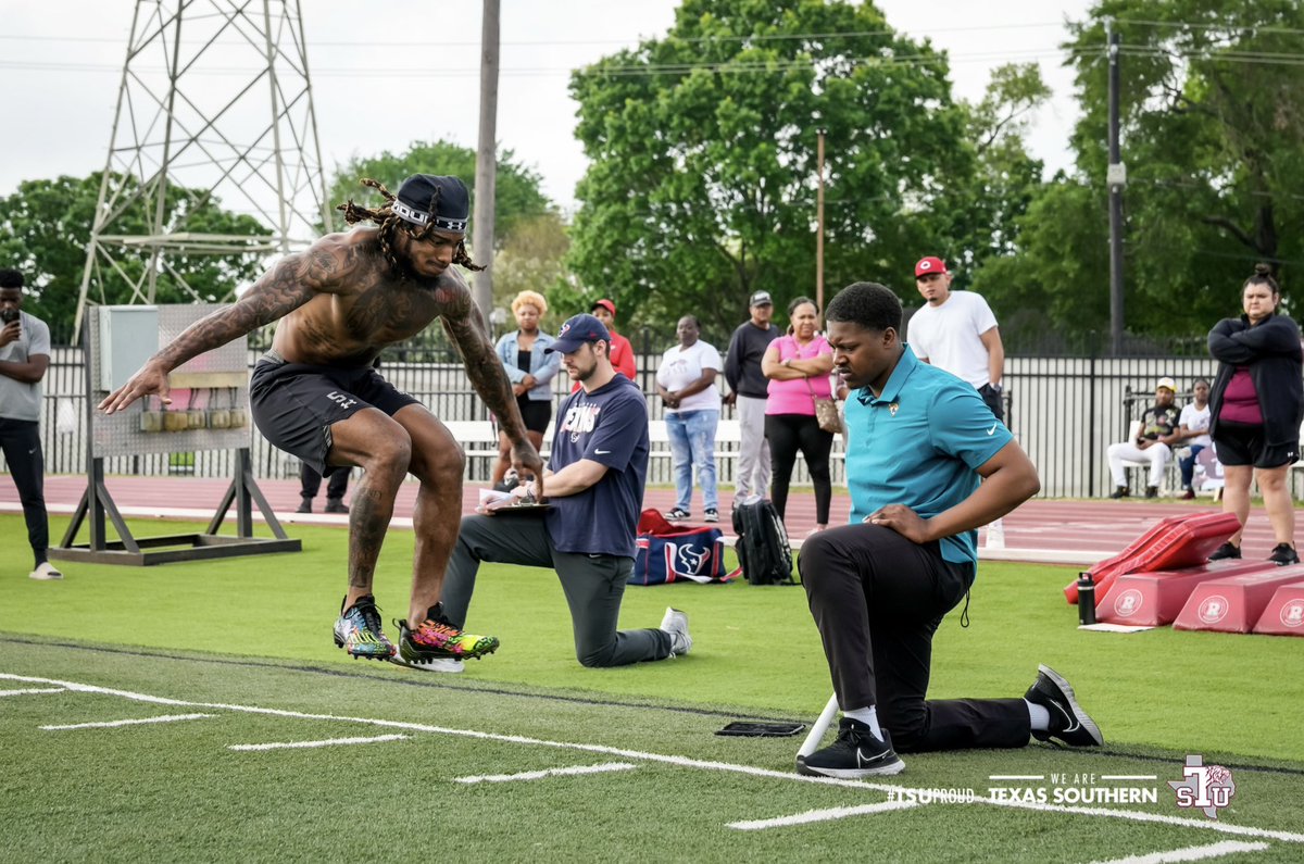 Ball_ForMyDaddy's tweet image. Blessed to be in this position everything in GODS hands now 🙏🏽 RIP Pops, RIP Mama, RIP Grandma 🕊️❤️LOOK ALIVE K5️⃣💫  #Proday