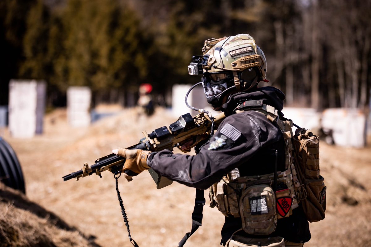PlaysSerpent's tweet photo. “All I need in this life of sin, is me and my girlfriend” #airsoft #milsim #otherworldmilsim #serpentplaysairsoft #mk46 #supportgunner #milsimairsoft #jackaltactical #skirmishpaintball #airsoftobsessed #lmgmountedandloaded #raisinghell #pewpew #m249 #m249saw #milspeed #speedsim https://t.co/ZhWmuMpp3n