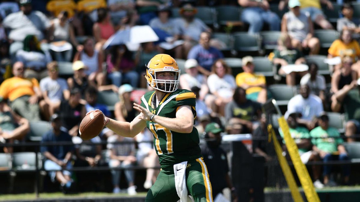 IAMCoachDub1's tweet photo. Coach Hilton @Methodist_FB to join @IAMCoachDub1 on staff @EESmithFootball as Offensive Quality Control. Coach Hilton brings knowledge and experience from being apart of a successful high school program. https://t.co/wzwFMtMPVT