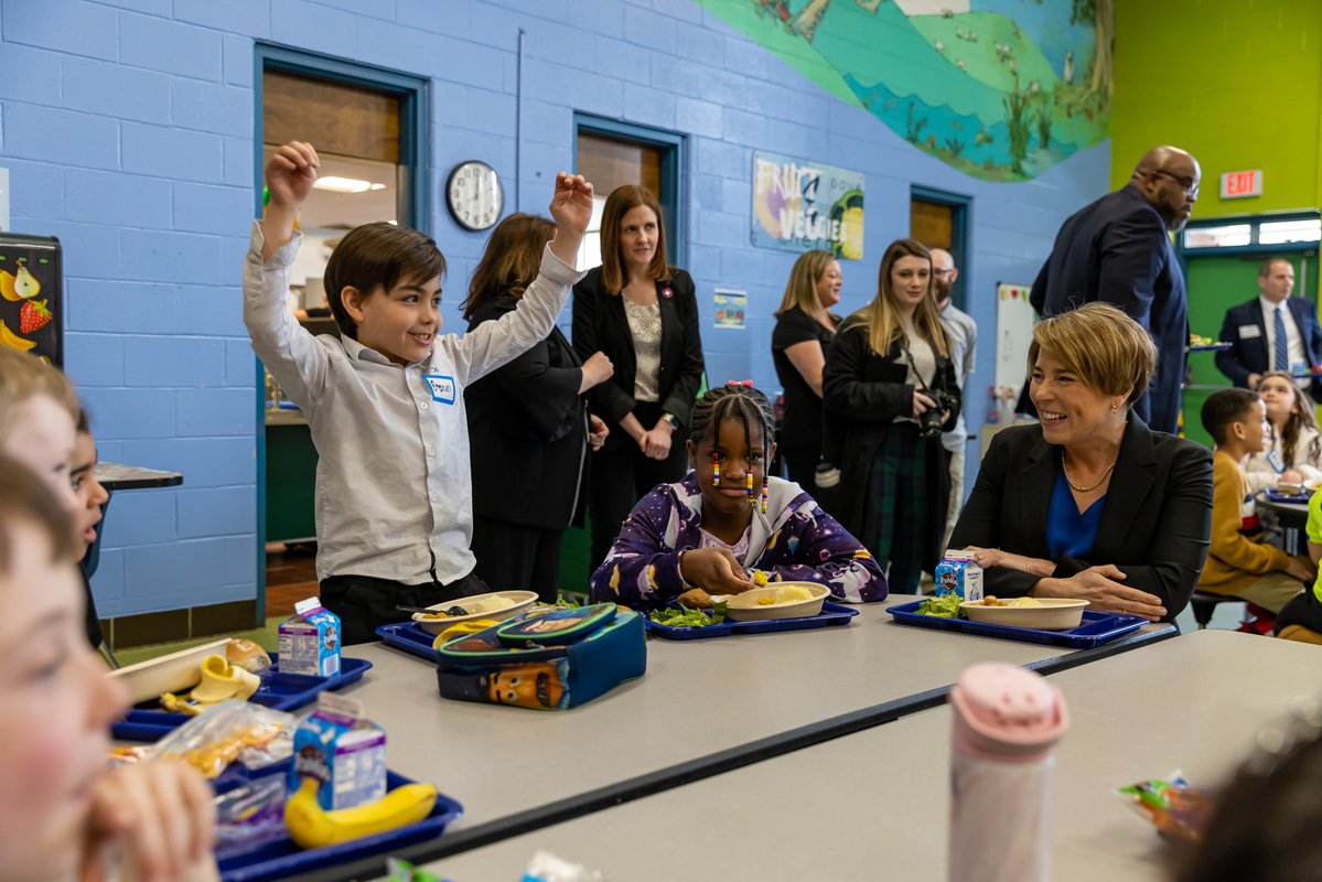 MassGovernor's tweet photo. Ask any student – lunch time is one of the most important parts of the day.
 
More kids are sitting down with healthy food because of the universal school meals program. Our supplemental budgets would keep it going through this school year and next. https://t.co/sdiEi9piZS
