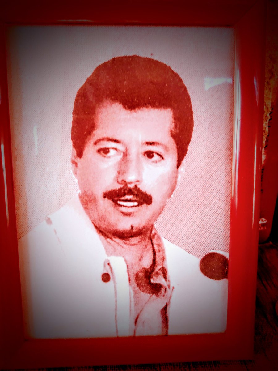 ColosistasT's tweet photo. Los hombres pasan, sus ideas perduran. La mejor forma de honrar su memoria es preservando su legado https://t.co/H2dwIzBLj0