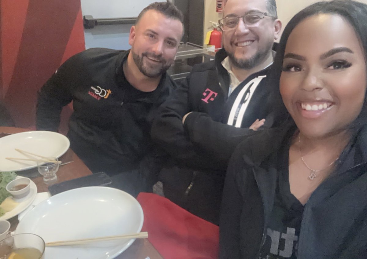 Welcomed just right into the TCC family 🙌🏾 #TCC <a href="/TCCMobile/">TCC Wireless</a> <a href="/BrettKennedyTCC/">Brett Kennedy</a> ready for grind mode #grind #LetsGo