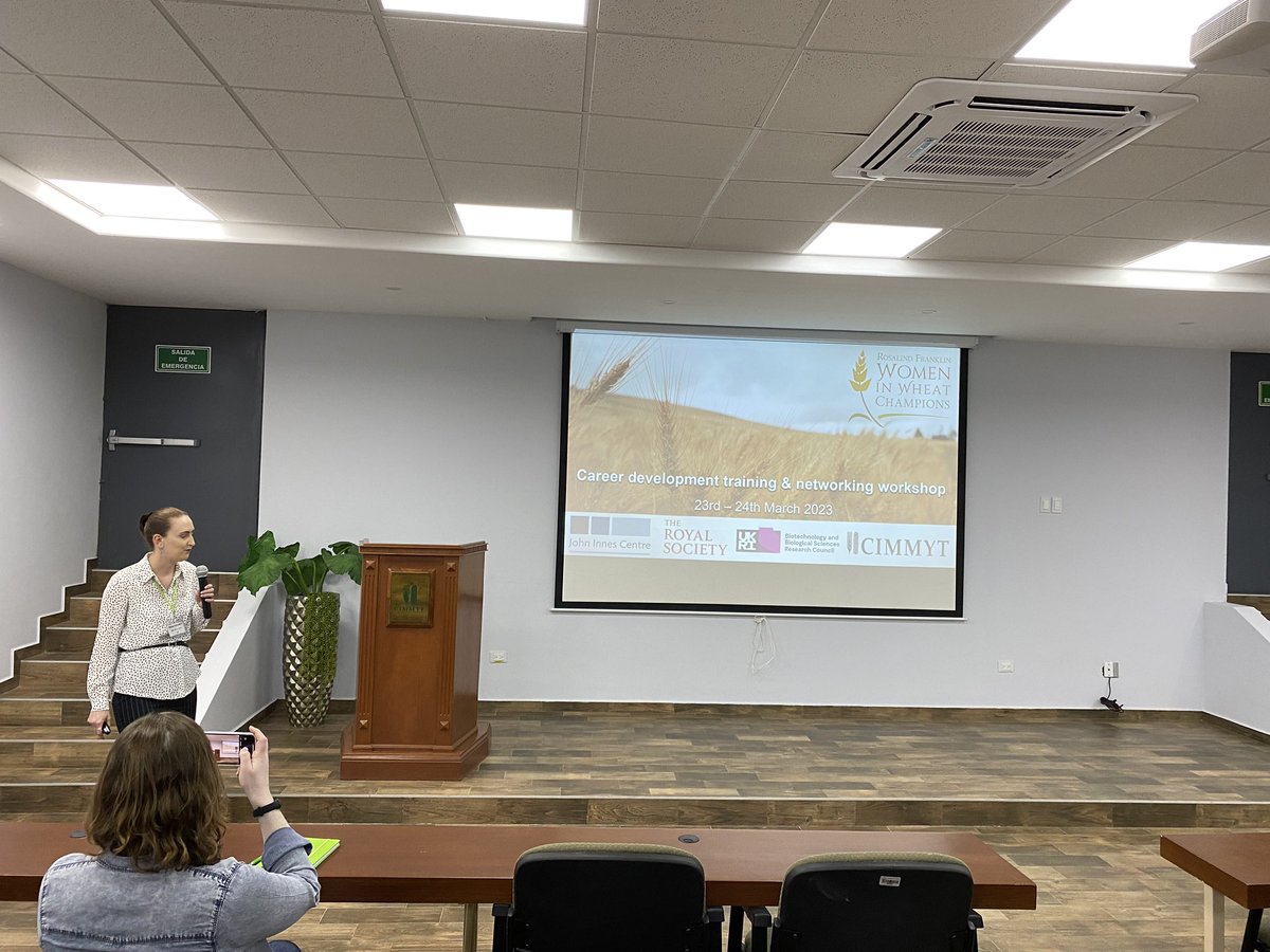Very interesting interaction with @CristobalUauy and @Saunders_Lab in the Women in wheat champion career development training. Very nice tricks for effective networking and enhanced professional profile. Thanks @WIT & @BGRI for the support and @CIMMYT for hosting us! #ComeWheatUs