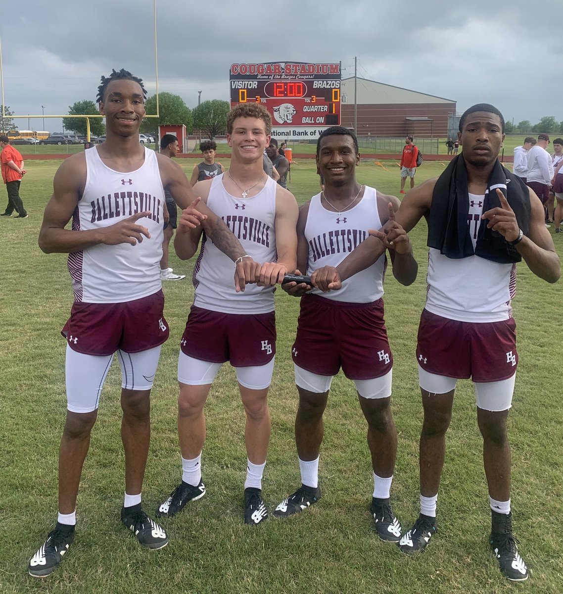 CoachLeviMonty's tweet photo. 4x100m🥇@hbteams 

@Laynegerke5 #Brahma4Life https://t.co/tCgCHIINUI