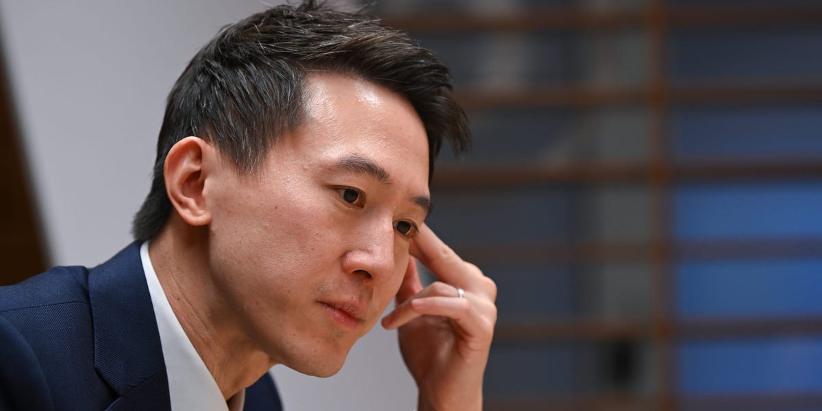 Tik, Tok, time is up!

Snapchat and Meta lead social media stocks higher as TikTok CEO gives 'disaster' testimony to Congress 

bit.ly/3nd2rDI 

#TikTok