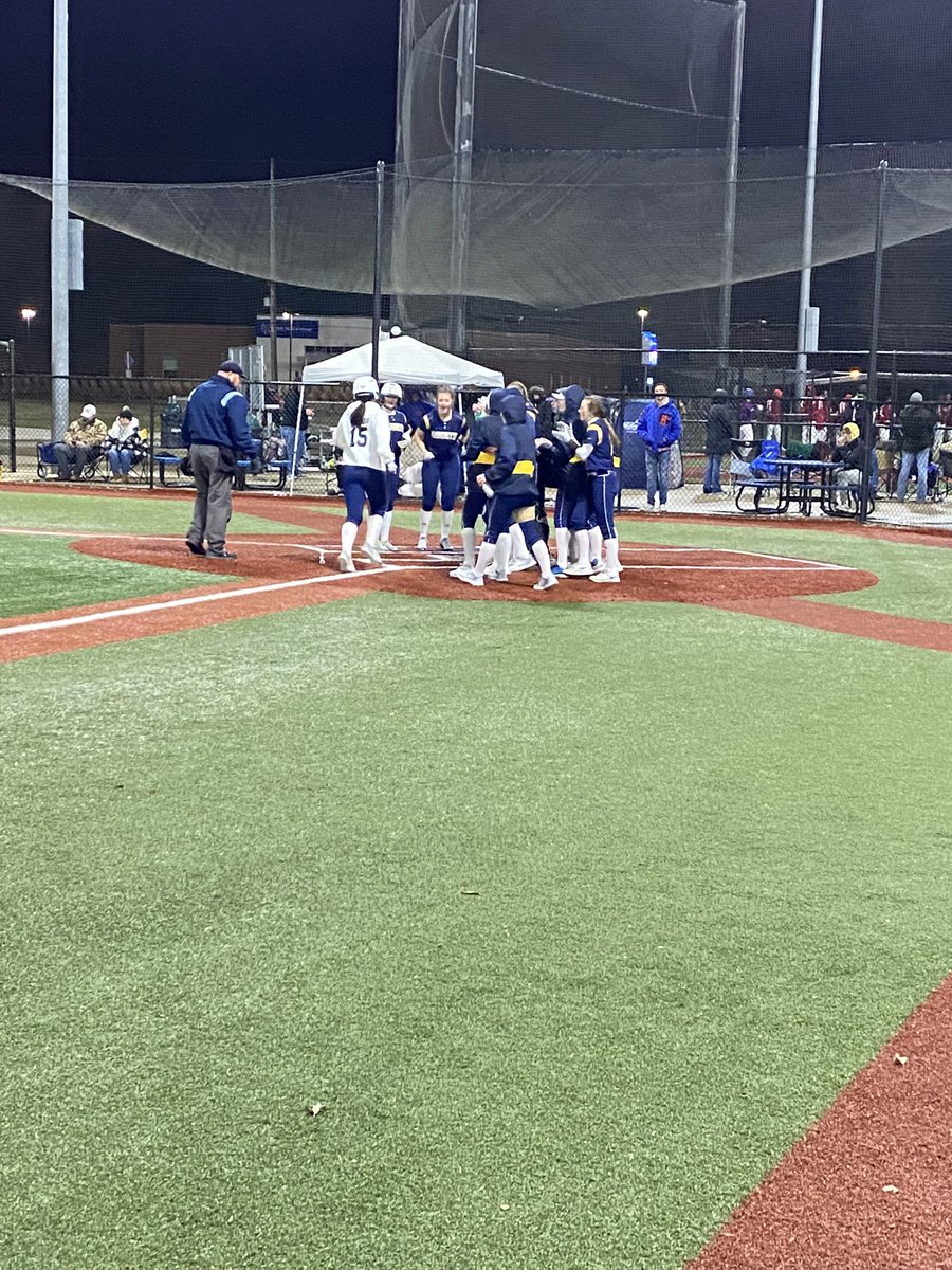 Final / 5 innings 

MA - 18

Peoria Notre Dame - 3

Girls came out with a chip on their shoulders! Great all around team effort. Bats were on🔥 !!

Tiff with her 1st 💣 on the season! 🚀 

Back in action tomorrow at Prairie Central 

#GoCru