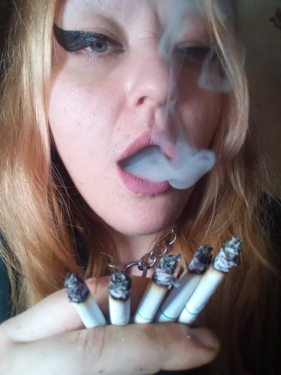 XtremeSmokeQ's tweet photo. Light em if you got em! ๐ค๐จ๐จ๐จ
#smoker #smokingfetish #smokingmultiples #multiplecigarettes #menthol #lungfuck #blacklungs #extremesmoking https://t.co/gbFwa1xkah