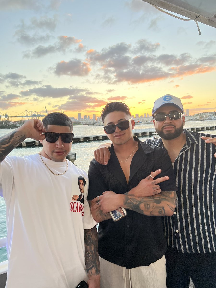 jay_atnight's tweet photo. On a mf yacht 🫡 https://t.co/t5eMkL4zeG