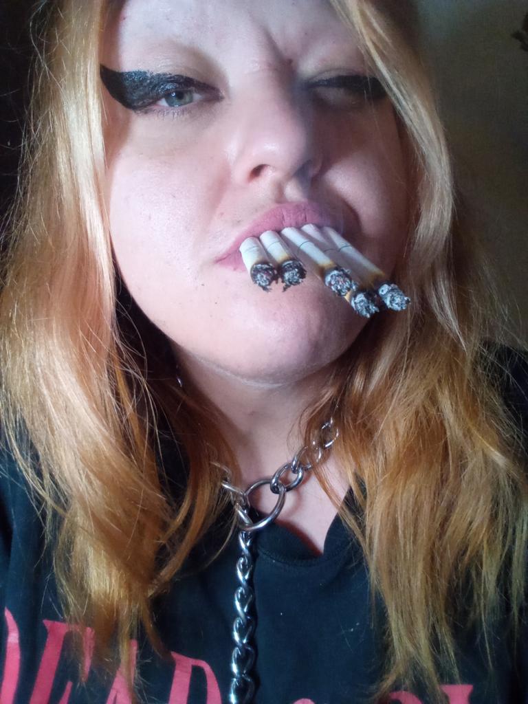 XtremeSmokeQ's tweet photo. Light em if you got em! ๐ค๐จ๐จ๐จ
#smoker #smokingfetish #smokingmultiples #multiplecigarettes #menthol #lungfuck #blacklungs #extremesmoking https://t.co/gbFwa1xkah
