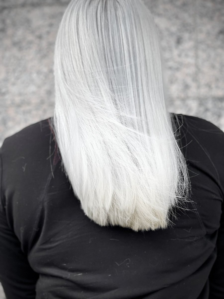 JamesRossNNY's tweet photo. Few of my blondes #bleach #Blonde @olaplex #lifting #hairstyles #hairstylist @cosmoprofbeauty https://t.co/KBnLrDmor4