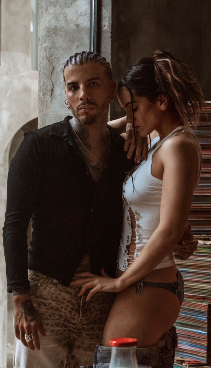 rosaliaposting's tweet image. El videoclip de 'PROMESA' de #RЯ de Rosalia y Rauw Alejandro vendrá con sorpresa final 💍