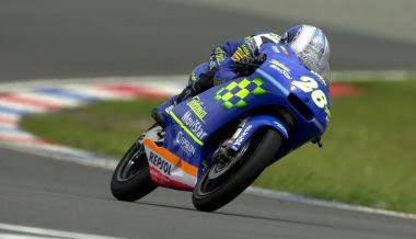 NievesGar6's tweet photo. Falta 1 día para el inicio de la temporada #MotoGP Nuestro Samurái Dani Pedrosa consiguió su 1ª victoria ⚔️ en Assen. #125cc #HolandaGP de 2001 https://t.co/LaXErOWoW9