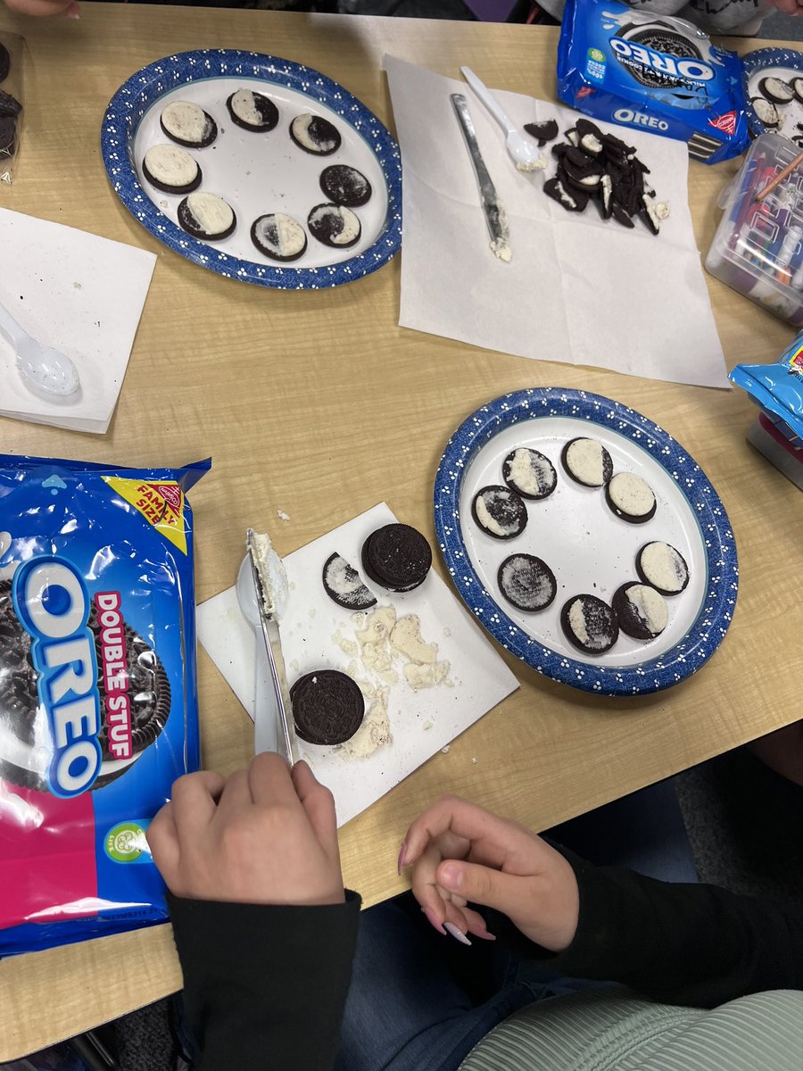 NormaMyer's tweet photo. Phases of the moon! https://t.co/AqL7W2RSqp