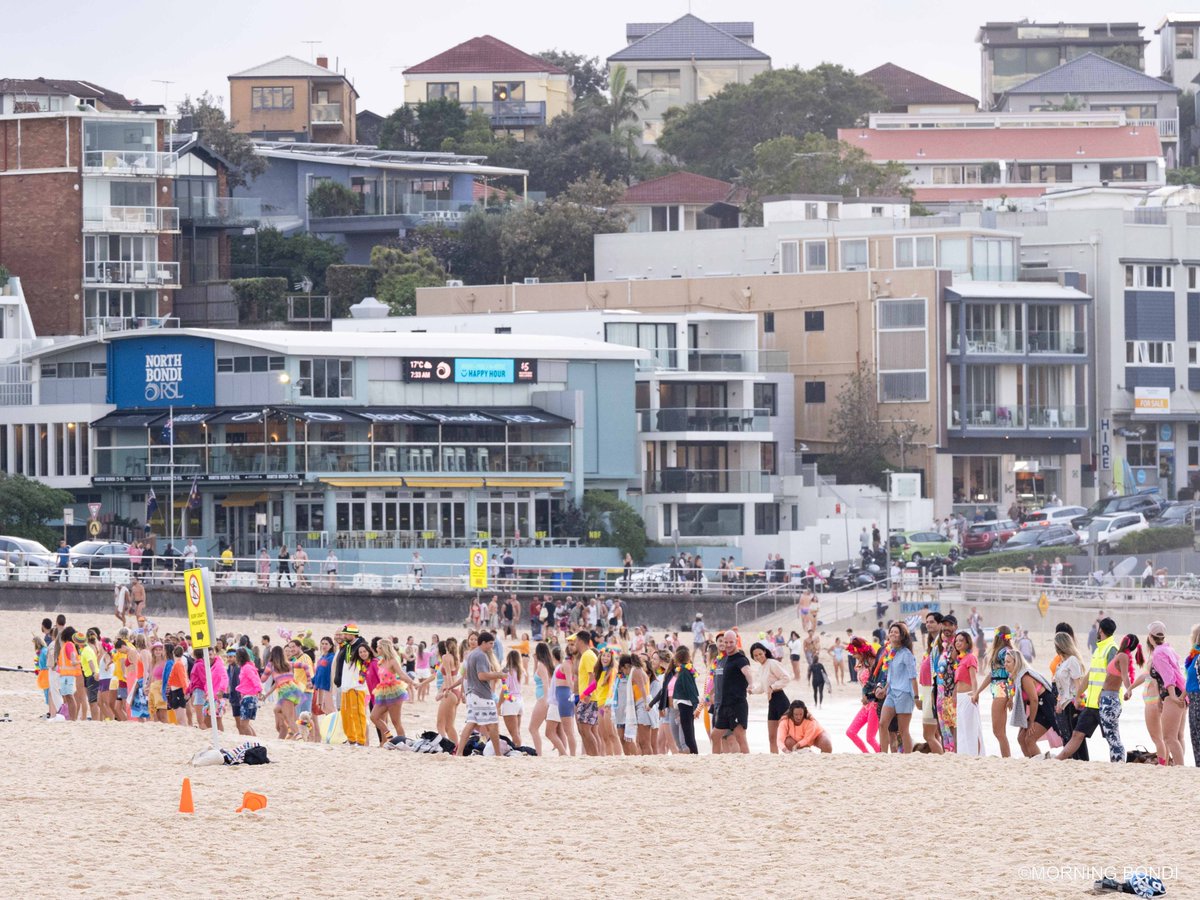 One Gigantic Wave. Happy Friday! How’s everyone today? Today is a special edition for my friends at OneWave, I’m so proud of what Grant and Sam have achieved in the past 10 years. morningbondi.com/blog-1//one-gi… #bondi #seeaustralia #ilovesydney