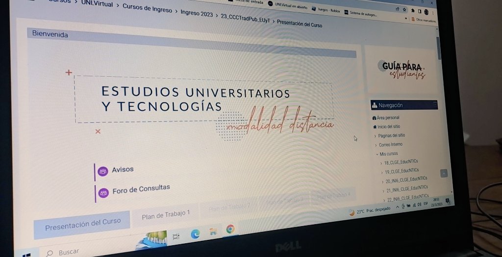 Sil_Bellini's tweet photo. Con el equipo de tutores y tutoras docentes del #CEDyT @UNLVirtual ultimamos detalles para el inicio del curso introductorio a la modalidad distancia "Estudios Universitarios y Tecnologías" #EUyT https://t.co/M61AWT0xtY