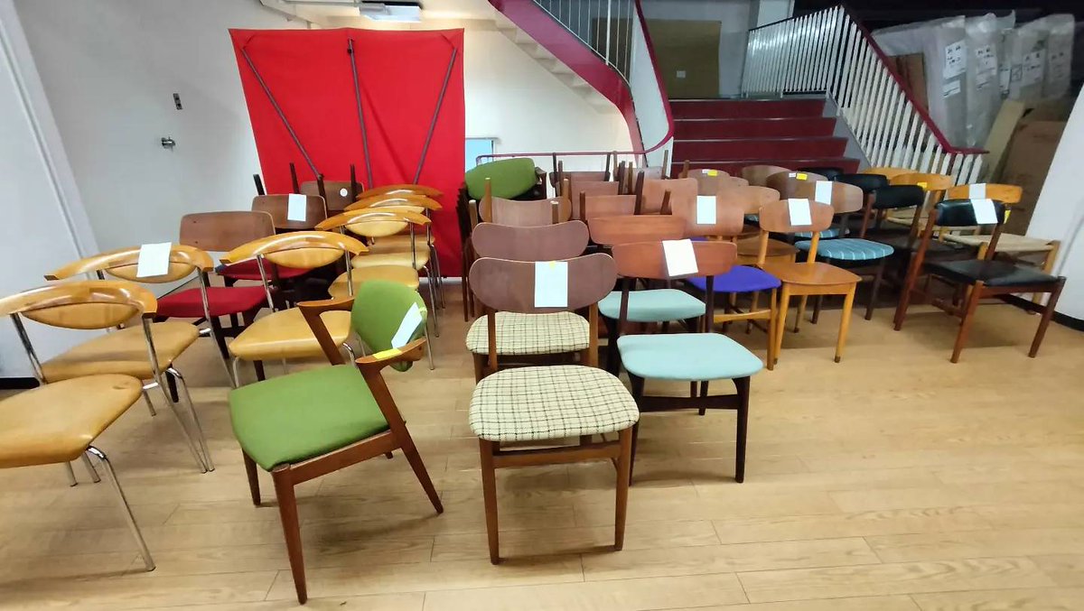 interiorcasa's tweet photo. 【コンテナ入荷】北欧デンマークのビンテージ家具エキシビジョン。柏店展示量MAX！！
ご興味ありましたら、ご来店下さいませ。

 https://t.co/5VokDgnyoU https://t.co/8ss4EYctp3