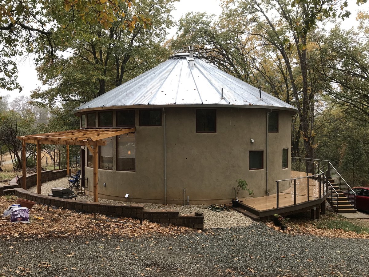 Beautiful Hemp Roundhouse in Grass Valley, CA. Photo courtesy of Neil Decker #Solarpunk