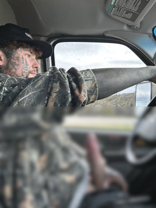 Next 10 subs FREE on my main onlyfans. https://t.co/4TWatOMnDe https://t.co/BWBsgZwgOQ