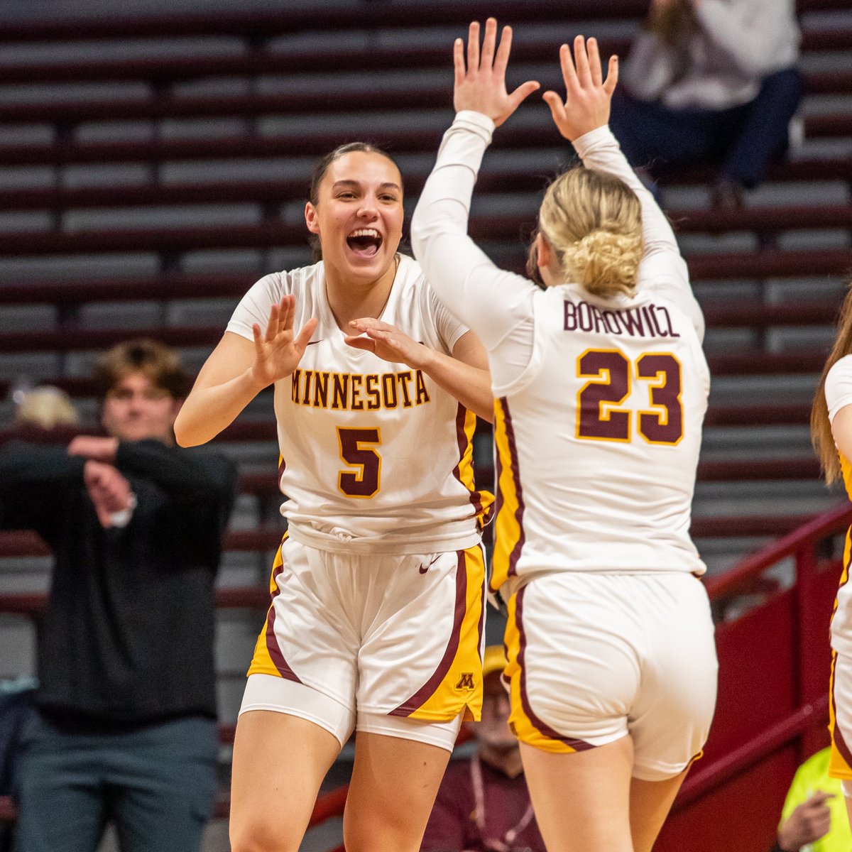 GopherWBB's tweet photo. PROUD of our two academic All-B1G honorees! @katieborowicz @MaggieCzinano https://t.co/qSjCxphIPM