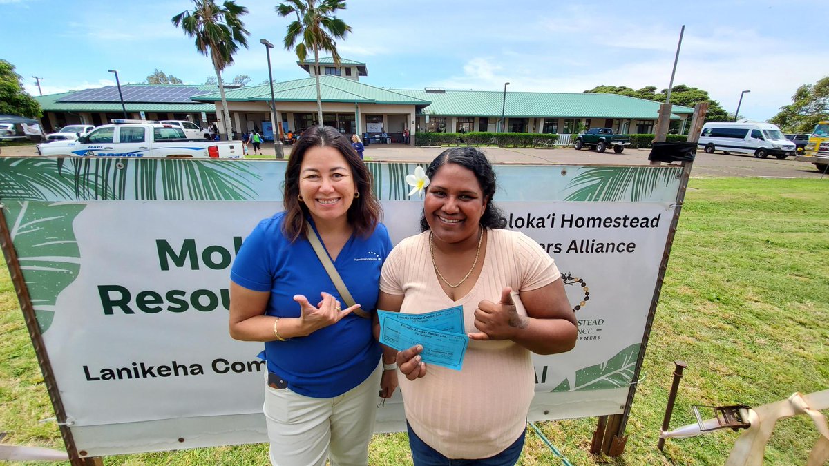 HawaiianTel's tweet photo. #TBT Last Saturday, our Hawaiian Telcom team participated in the 2nd Annual Resource Fair on Molokai to talk about our Fioptics service. It was great to see the community come together to learn about the various resources available across the island.
#HawaiianTelcom #Fioptics https://t.co/p85okFbmhX