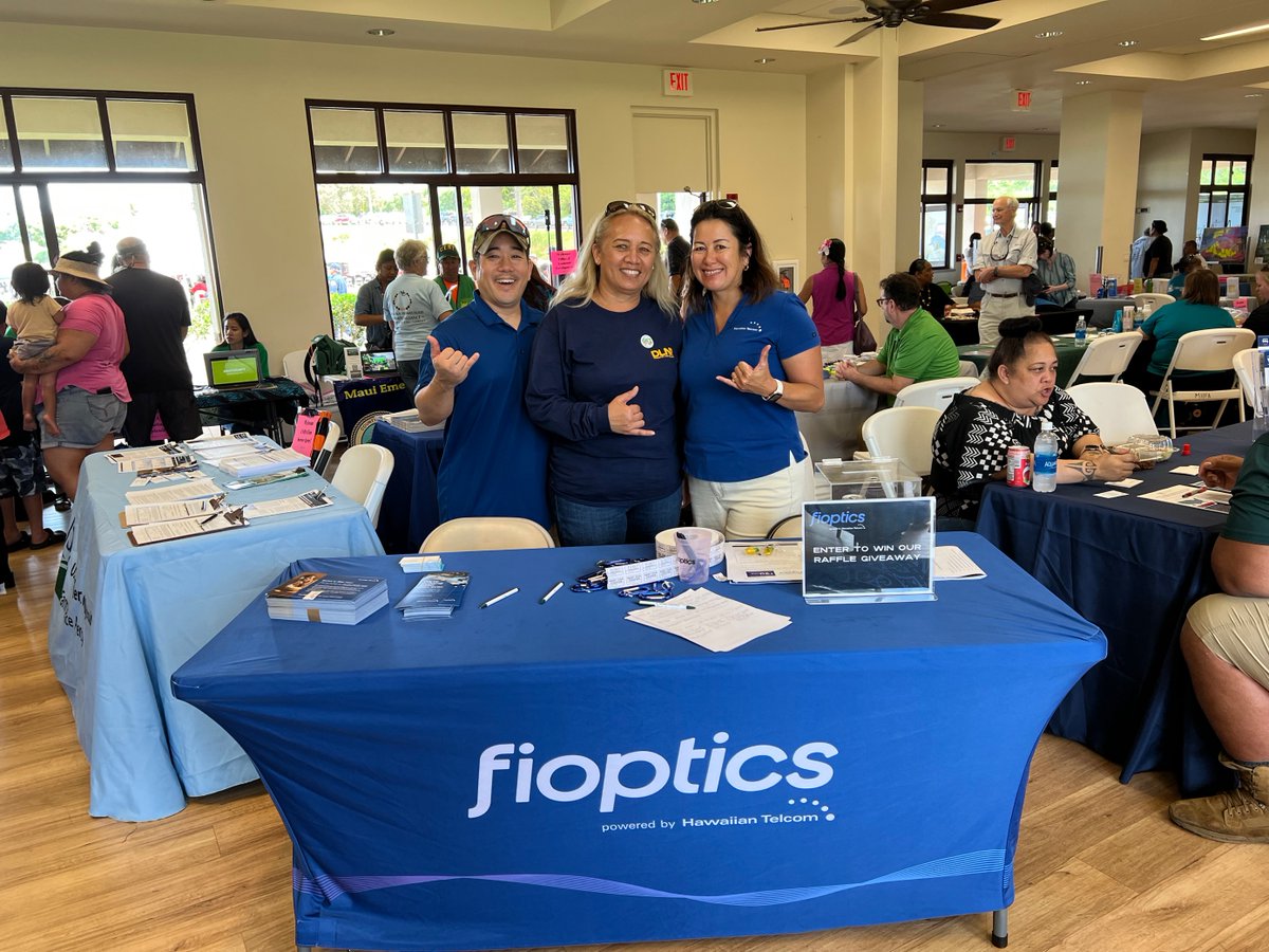 HawaiianTel's tweet photo. #TBT Last Saturday, our Hawaiian Telcom team participated in the 2nd Annual Resource Fair on Molokai to talk about our Fioptics service. It was great to see the community come together to learn about the various resources available across the island.
#HawaiianTelcom #Fioptics https://t.co/p85okFbmhX