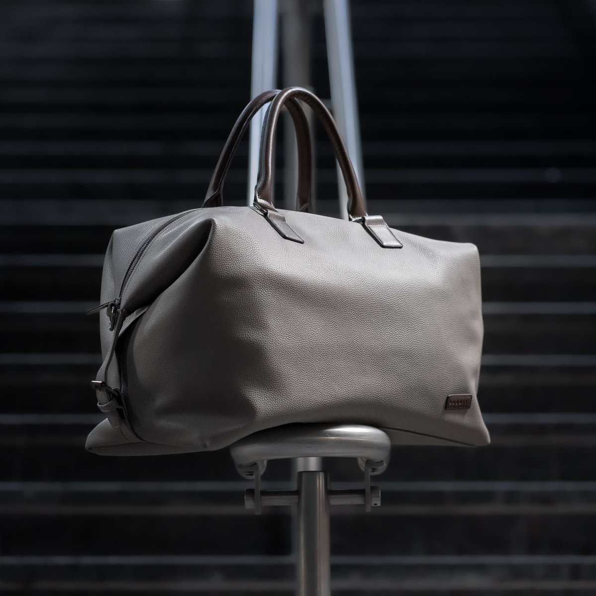 bugattigrp's tweet photo. ✈️Get ready for your weekend travels with your Bugatti Contrast duffle bag 

👜Created to fit all your needs 

🔷Shop now on our website https://t.co/lWknf2l29z

📈Become a Genesis NFT holder to access 55% discount on all our products

🫶Retweet 

#Travel #weekendvibes https://t.co/caEQ85QNAs