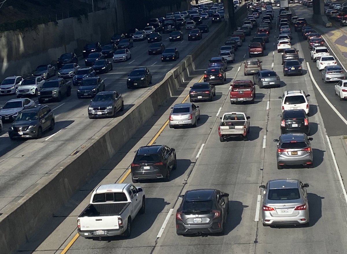 HowTheWestWS's tweet photo. American Horror Story: Stolen Polluted Time, Los Angeles.
@KillTheCars @TheWarOnCars @streetsforall @EntitledCycling @BikeLanesLA @bikinginla #Democrats #Republicons #NoisePollution #FuelPollution #ClimateArson #PublicHealth https://t.co/9FQelMgVN9