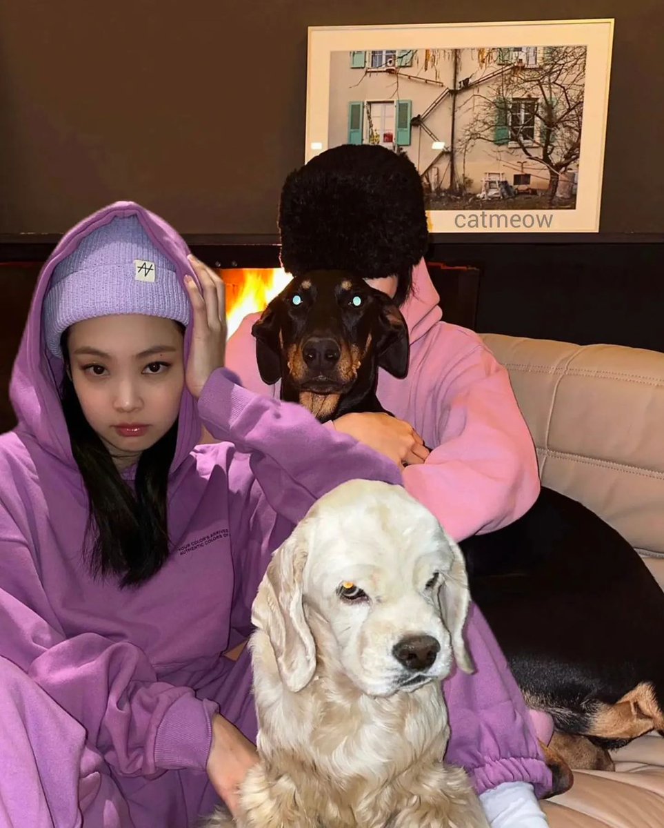 catmeowm555's tweet photo. 𝙼𝚢 𝚙𝚊𝚛𝚎𝚗𝚝𝚜 🥹 #JENLISA https://t.co/x6Jyd0ahmI