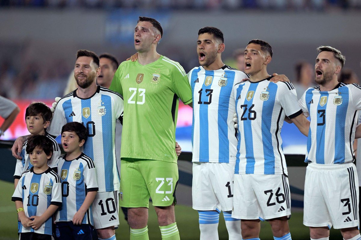 WeAreMessi's tweet photo. ¡Vamos @Argentina 🇦🇷 https://t.co/Nqr7cWR6r5