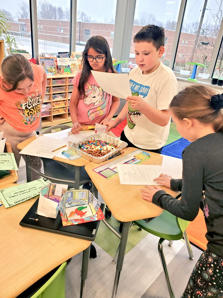 Kalch3's tweet photo. To tie into our unit on matter, @Kalch3 Kids created their own delicious heterogeneous mixtures and refreshing solutions!
#ScienceIsDelicious https://t.co/32S06dPt7C