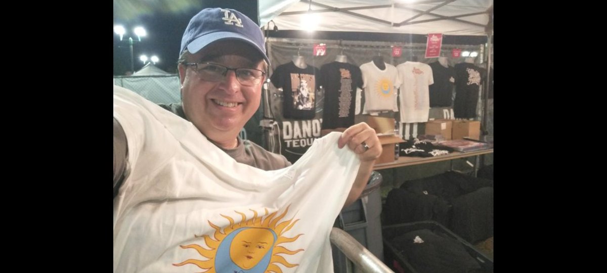TravelAgentA's tweet photo. @DGMHQ I saw the "the end, BEGIN"... #DelrayBeach, the fall 2021 Florida run of shows that marked the final US concerts for #KingCrimson.

#Sleepless since.

(#Starless took my breath away. I love #LTIA &amp; #Red - and Jakko, Fripp &amp; co did it right. Tony! 3(!) drum gods! Mel! THANK YOU.) https://t.co/vC2pYB9C6g