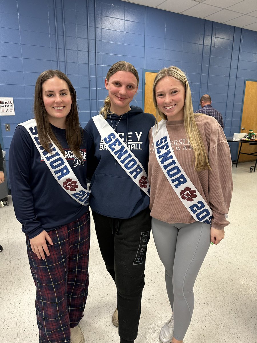 We love our Seniors! Enjoyed celebrating them tonight at our Team Dinner! 💙🥍 <a href="/CoachELaw/">Coach Law</a> <a href="/CoachMsBuist/">Lacey Girls Lax</a> <a href="/Lacey_Athletics/">Lacey Athletics</a>