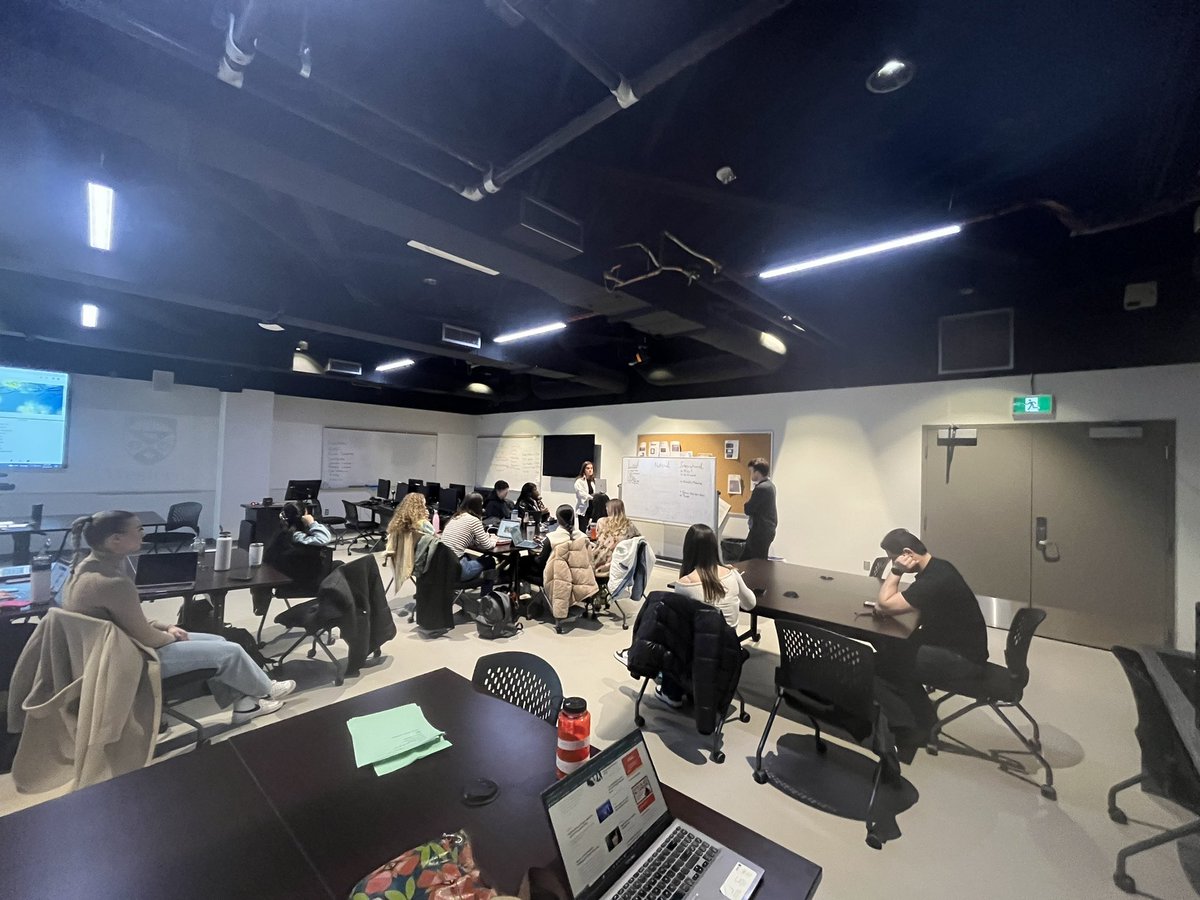 It’s Newsroom Week for #Journalism students in the <a href="/WesternUMMJC/">MMJC at Western</a> program. Many thanks to the many #ldnont people who have given these curious roving reporters the time of day. 
#localjournalism