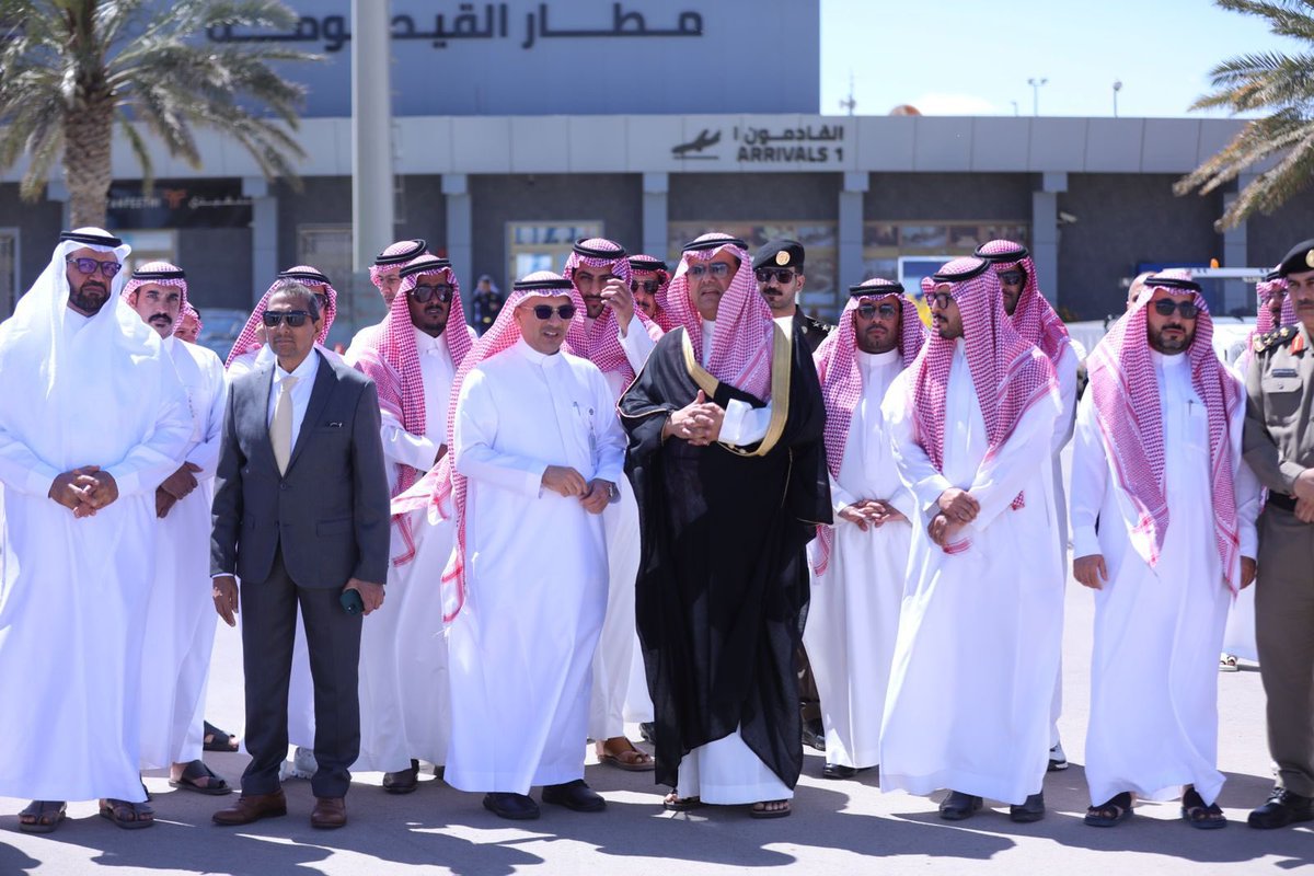 مطارات الدمام tweet media