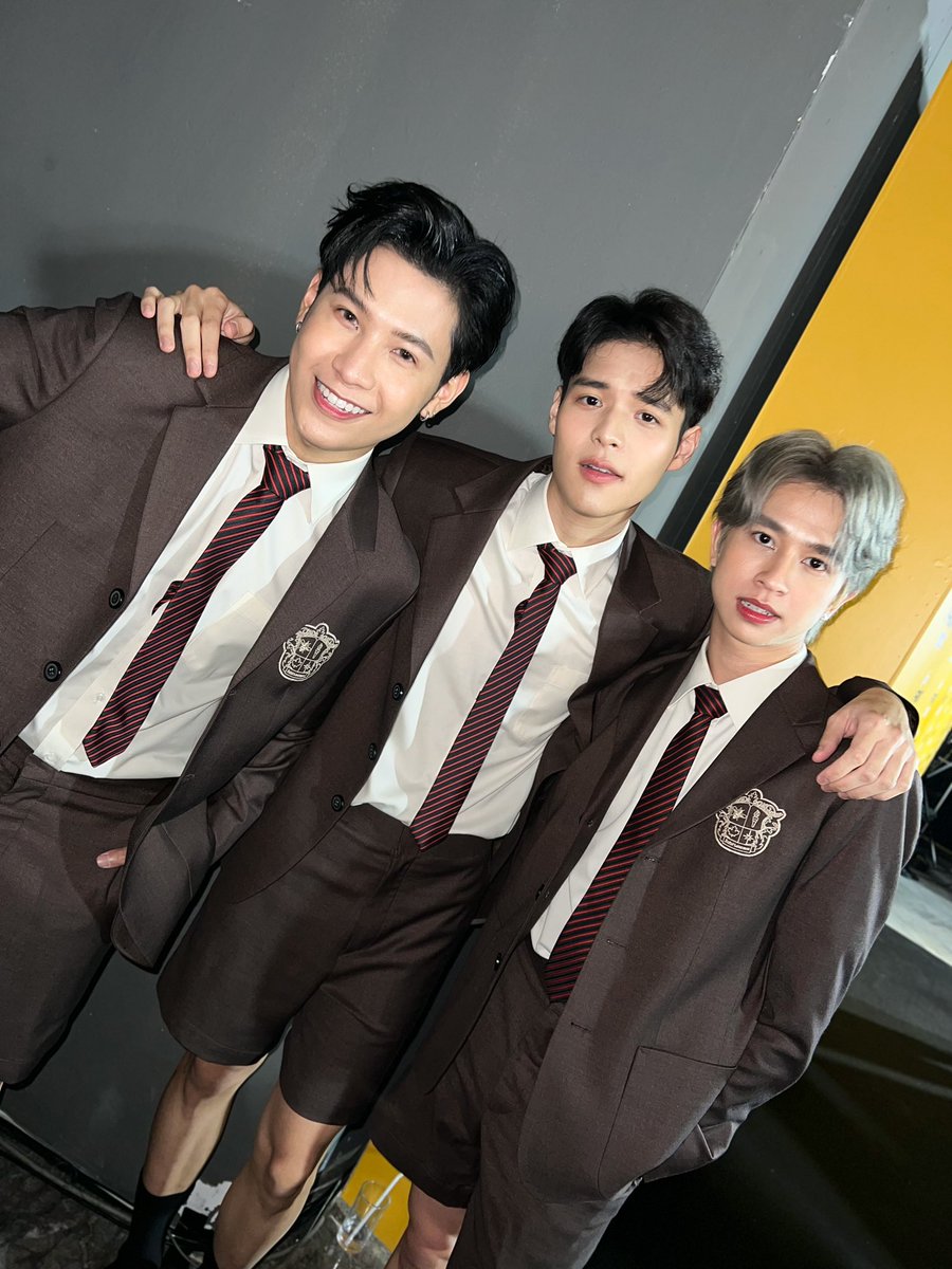 poon_mit12's tweet photo. How is the teaser?! #ViuShadow #Shadowเงาล่าตาย #TrasherProduction @Viu_TH #ViuUpFront2023 https://t.co/CCSMEPoVAm