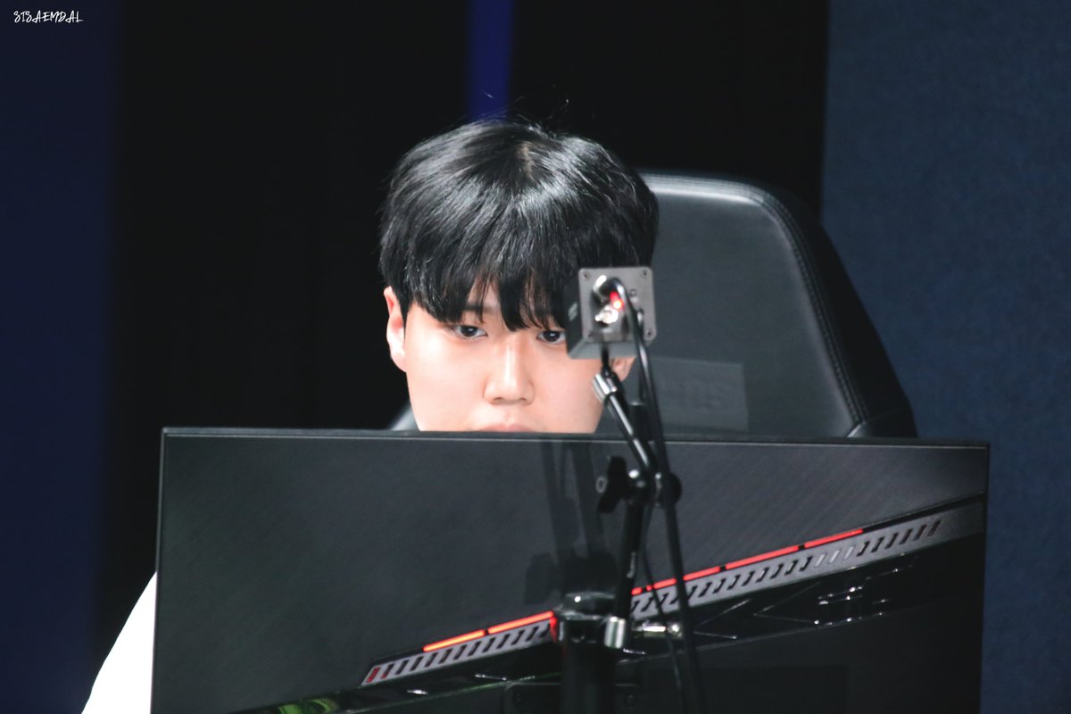 saemdal_pic's tweet photo. 230323 AE 대건 박준하 
#AE #DAEGUN #대건 https://t.co/LulNysPL7o