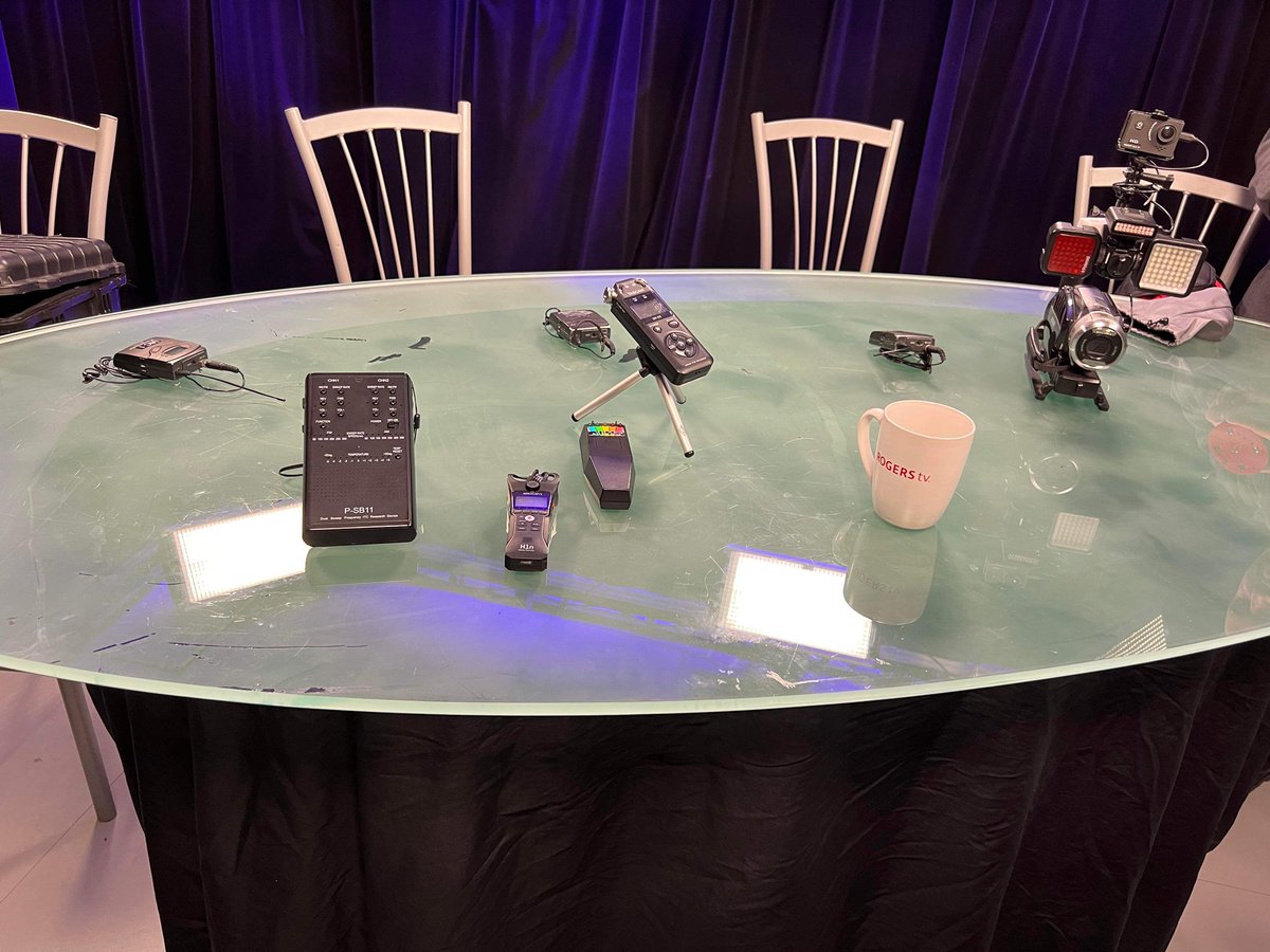GlennLaycock1's tweet photo. Getting set up to join Angel Morgan on her show Raising Energy. We had a round table discussion on all things paranormal.
We had an amazing time!
Thank you so much Angel @raisingenergy https://t.co/DWKHv0TzP7
