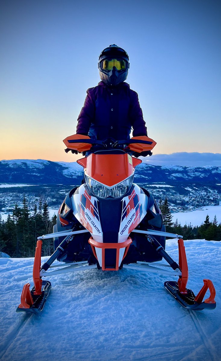 dawnpalcock's tweet photo. My boy taking advantage of our spring snow evenings! #kingspointlookout #nightrides #bestrides https://t.co/ffrGhthcnl