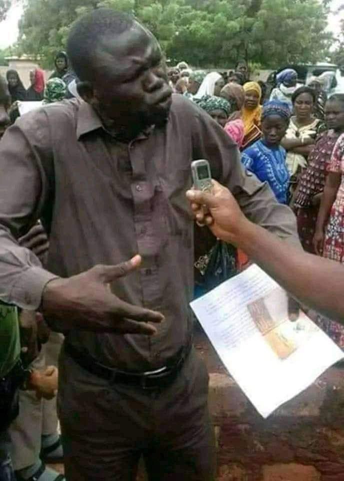 FKizeka's tweet photo. @LitsaniChoukran Les amis de BANDUNDU en moment 😂🇨🇩 tu vois, tu sais 🤣 https://t.co/ZloFgKWcDa